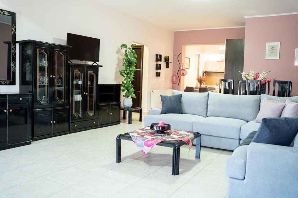 Luxury Apartments Platanion Bagian luar foto