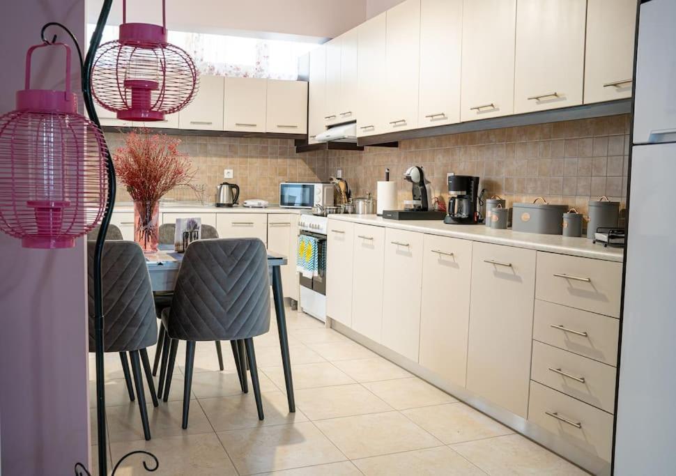Luxury Apartments Platanion Bagian luar foto